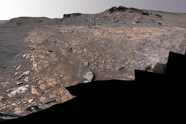 مریخ نورد استقامت در دلتای دهانه جیزرو 